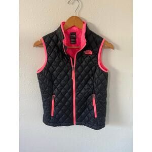 The North Face Thermoball Vest Girl’s Youth Large 14/16 Black & Pink